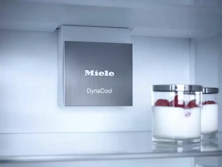 Встраиваемый холодильник Miele K 7743 E