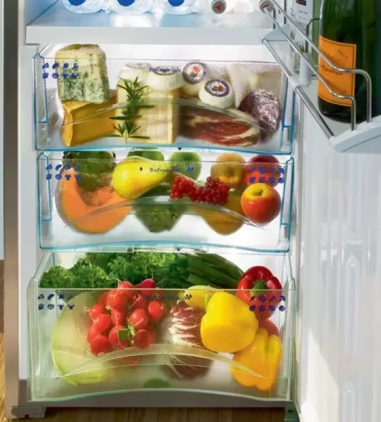 Холодильник Liebherr KBes 4260 Premium BioFresh