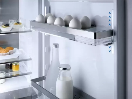 Встраиваемый холодильник Miele K 7793 C