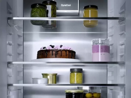 Встраиваемый холодильник Miele K 7797 C R