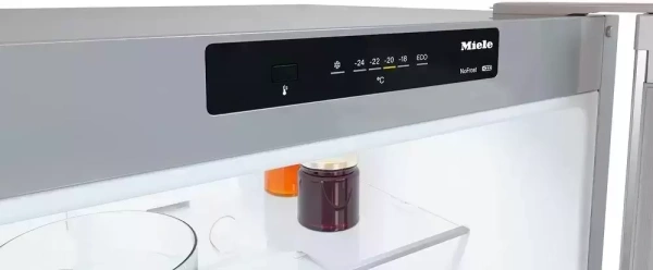 Холодильник Miele KDN4174E el Active с витрины, царапина на корпусе